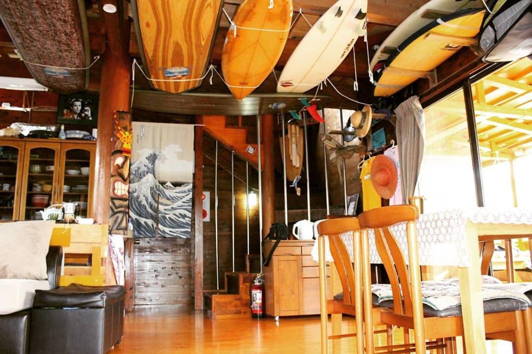 מלון אונה Tropical Surf House Okinawa מראה חיצוני תמונה
