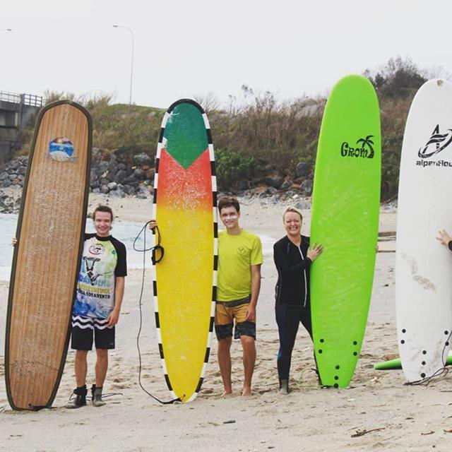 מלון אונה Tropical Surf House Okinawa מראה חיצוני תמונה