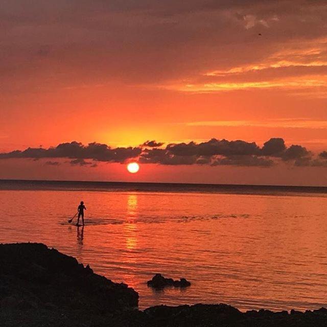 מלון אונה Tropical Surf House Okinawa מראה חיצוני תמונה