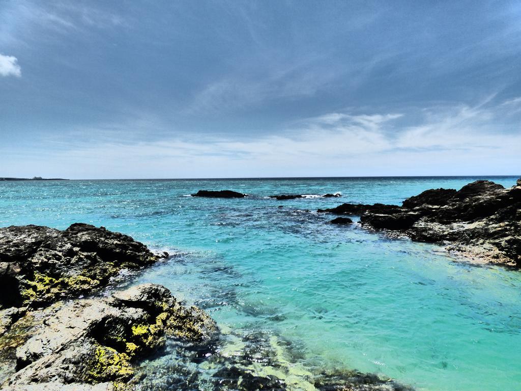 מלון אונה Tropical Surf House Okinawa מראה חיצוני תמונה