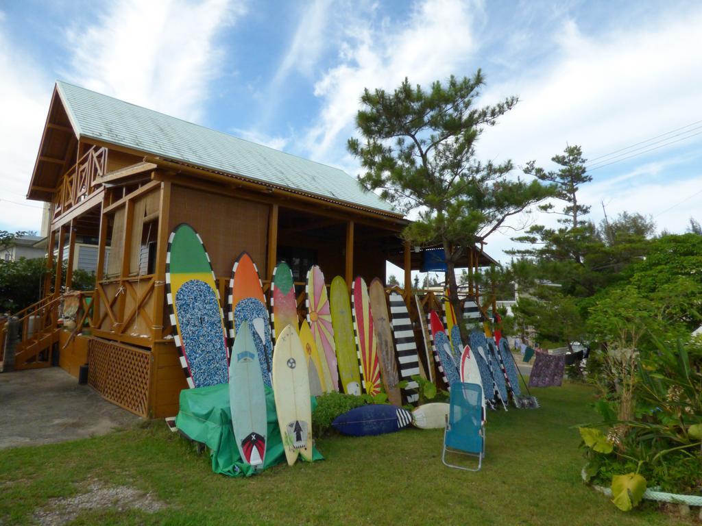 מלון אונה Tropical Surf House Okinawa מראה חיצוני תמונה