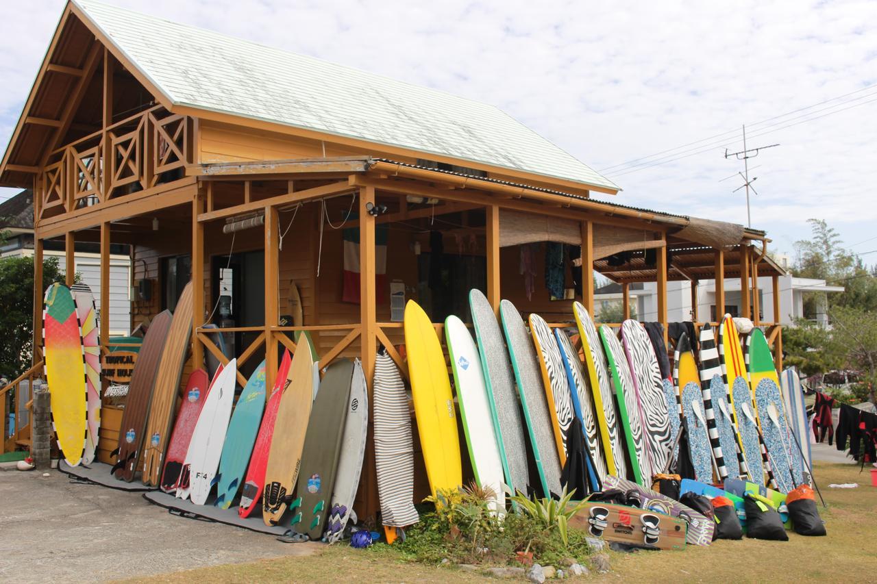 מלון אונה Tropical Surf House Okinawa מראה חיצוני תמונה