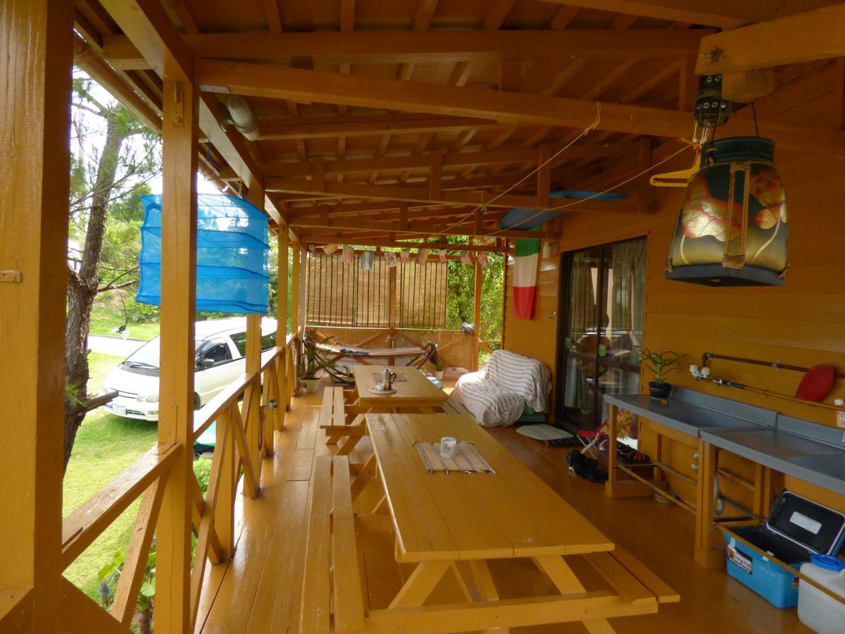 מלון אונה Tropical Surf House Okinawa מראה חיצוני תמונה