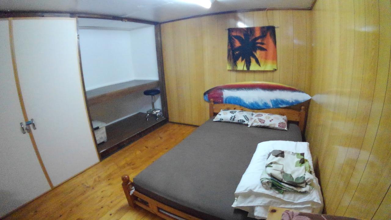 מלון אונה Tropical Surf House Okinawa מראה חיצוני תמונה